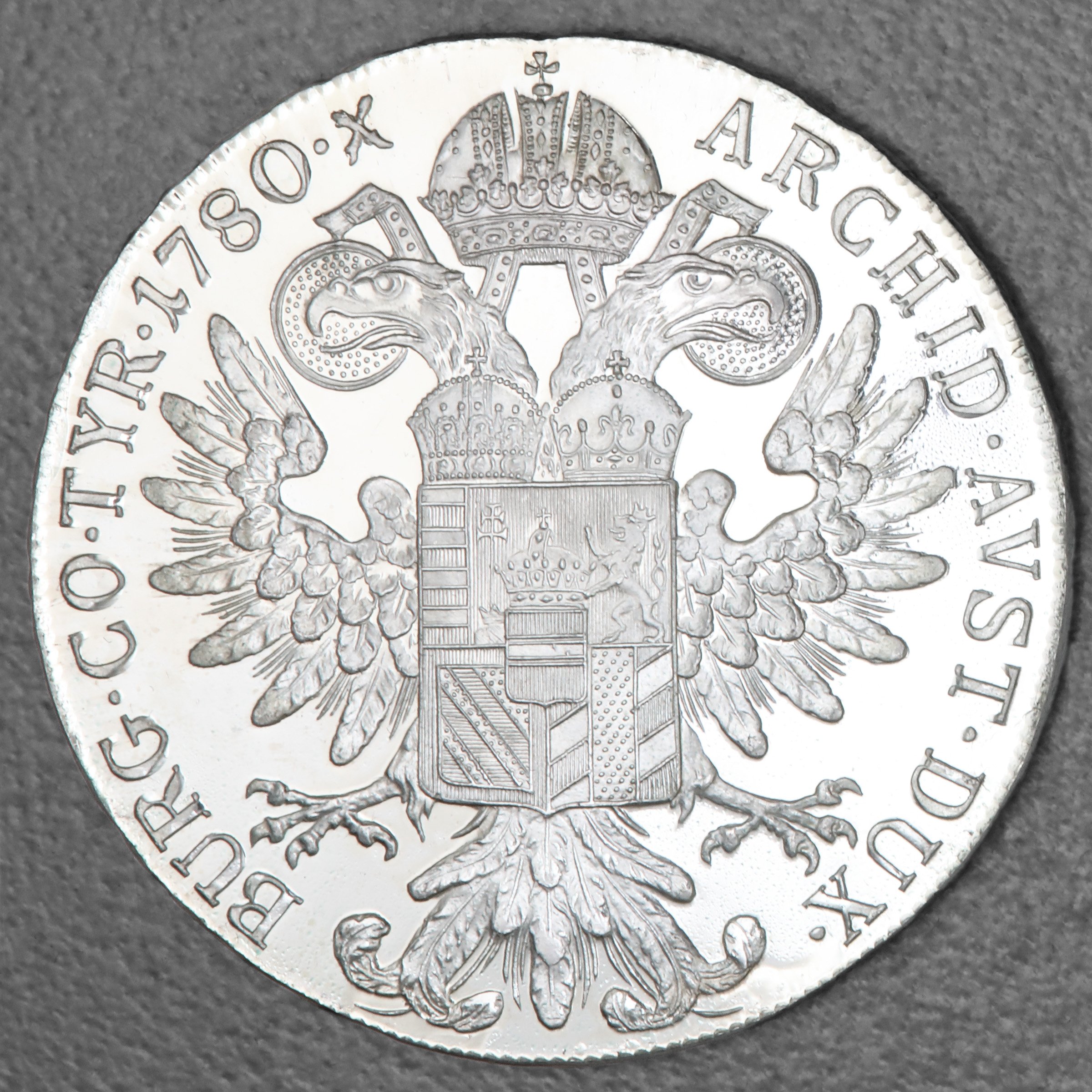 Silbermünze "1 Maria Theresien Taler" (Österreich) - Detailansicht 7