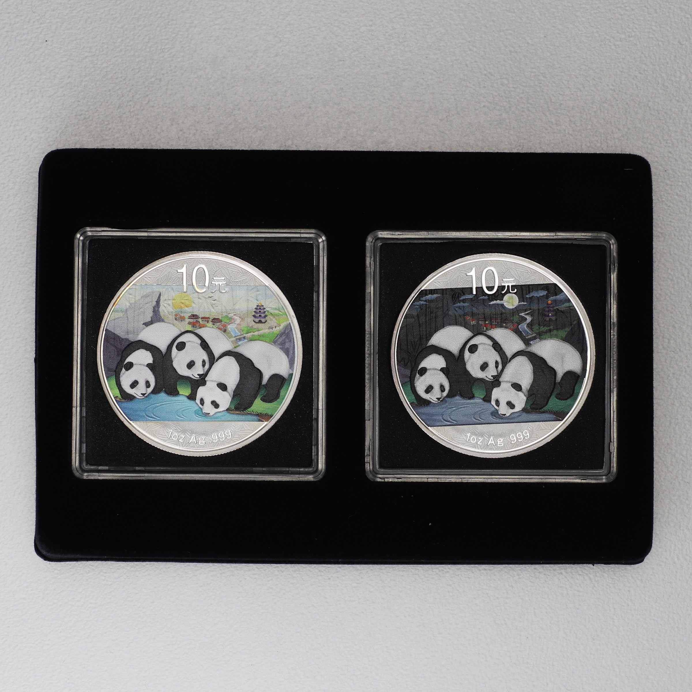 Silbermünzen 2 x 1oz "Panda" 2013 (koloriert) Set – 2-teilig Night & Day (China) - Hauptansicht