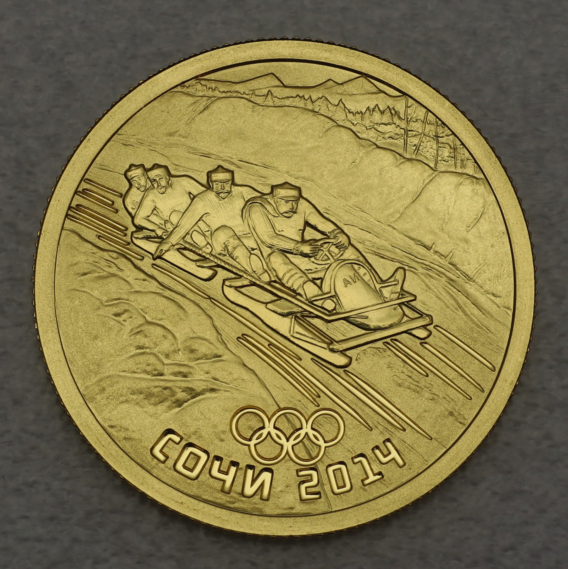 Goldmünze 50 Rubel "Bobsport" 2014 Olympia Sotchi (Russland) - Hauptansicht
