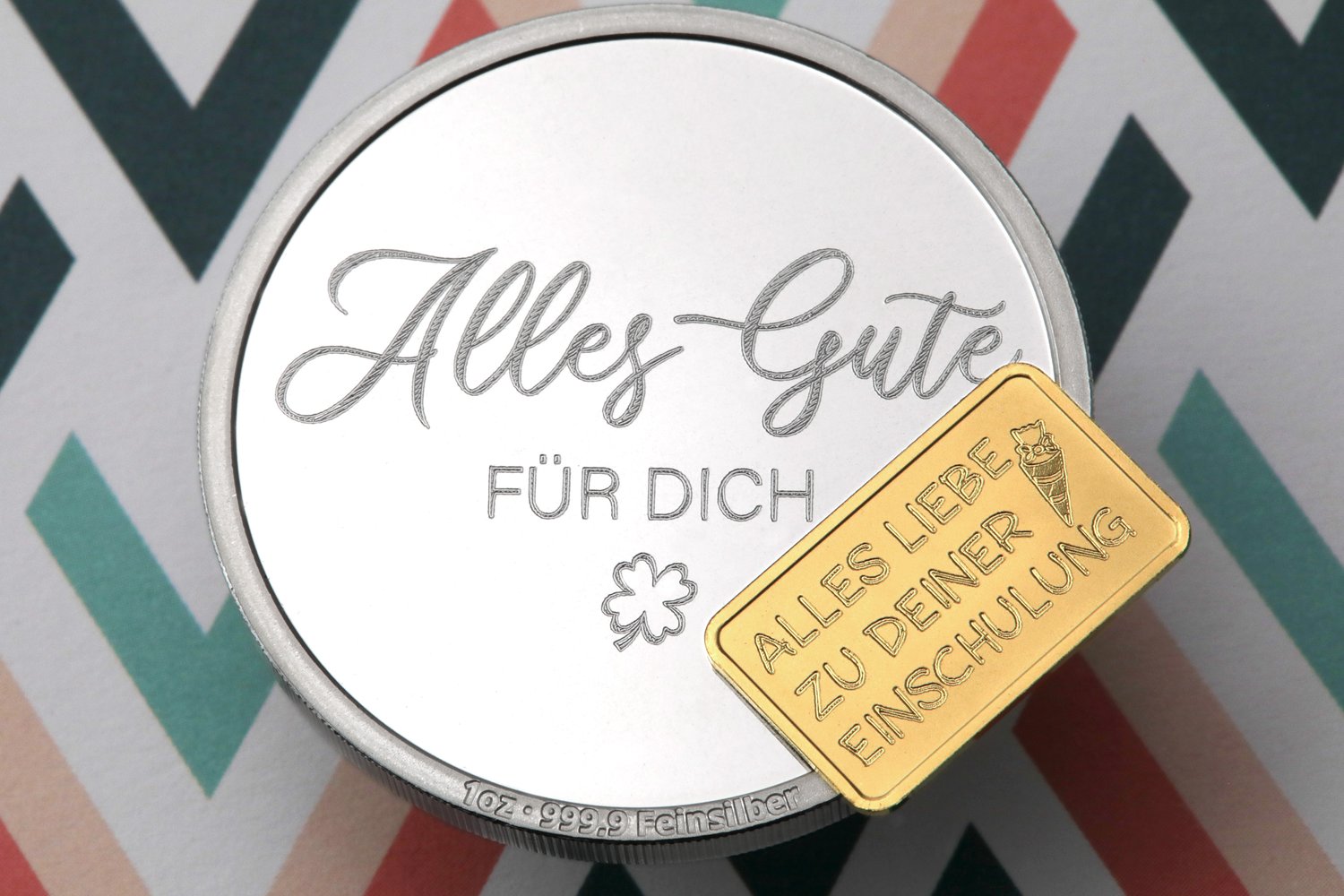 Goldprodukte auf schwarzem Hintergrund