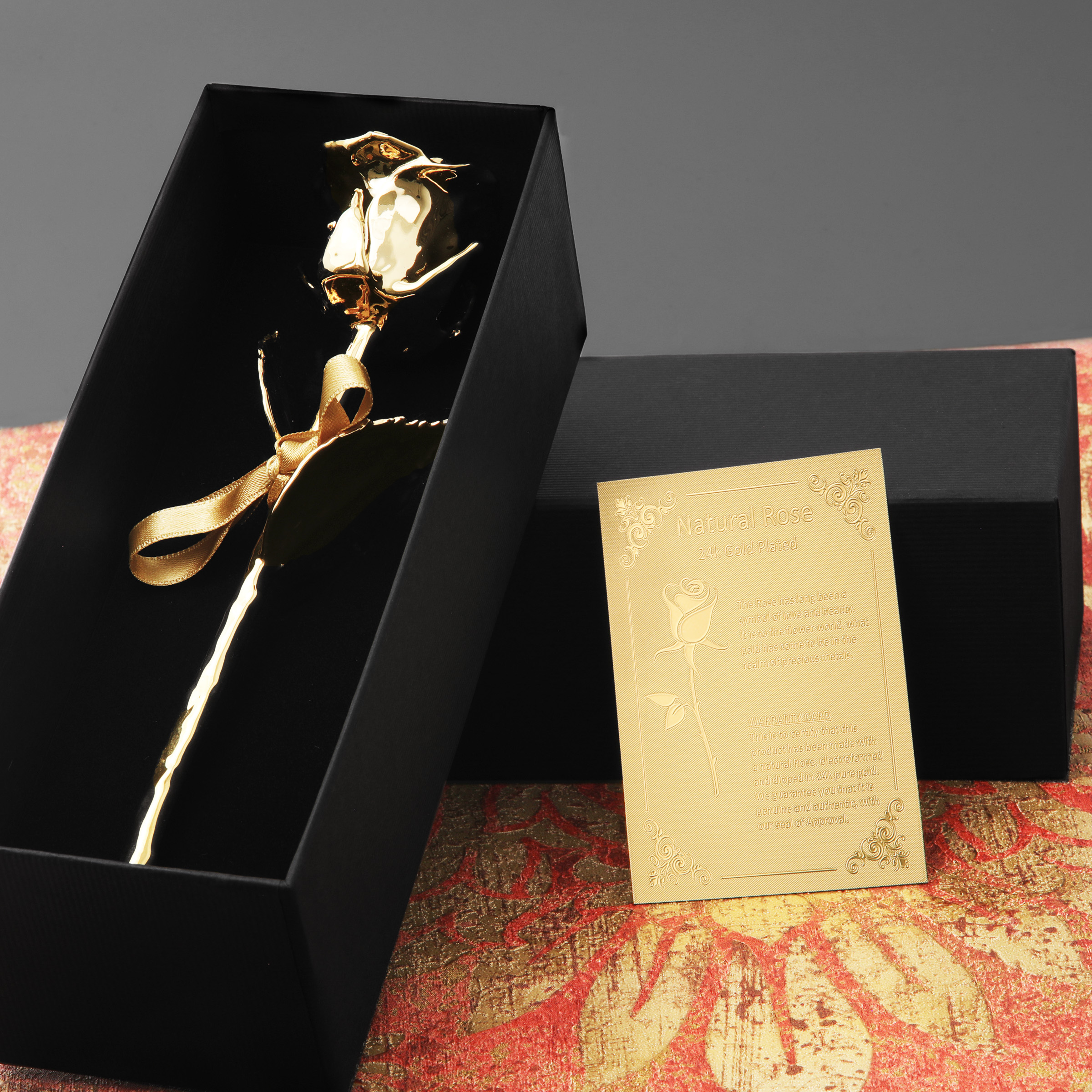 Designobjekt "Goldrose" (24kt vergoldete Rose) - Detailansicht 4