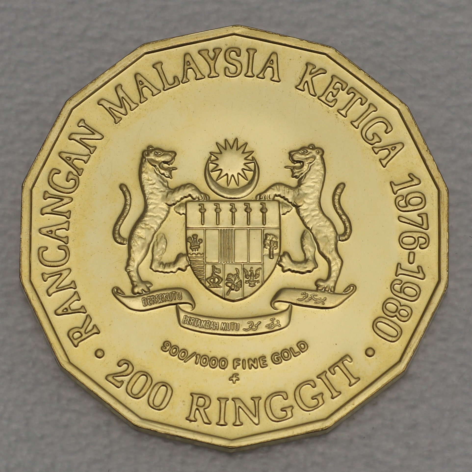 Goldmünze "200 Ringgit - 1976" 3. Malaysia-Plan (Malaysia) - Hauptansicht