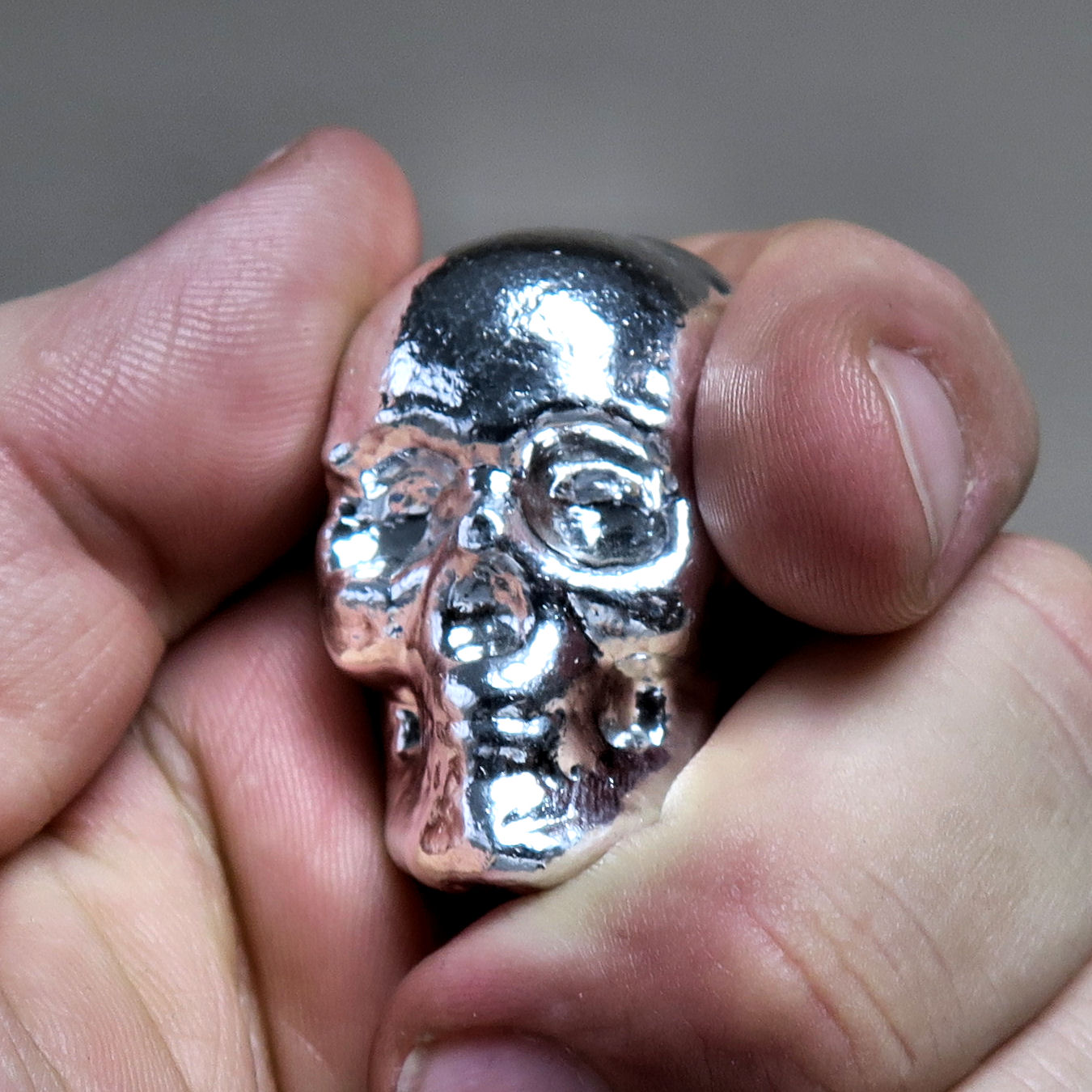 Silber 3-D Barren "Totenkopf" 100g, gegossen - Detailansicht 3