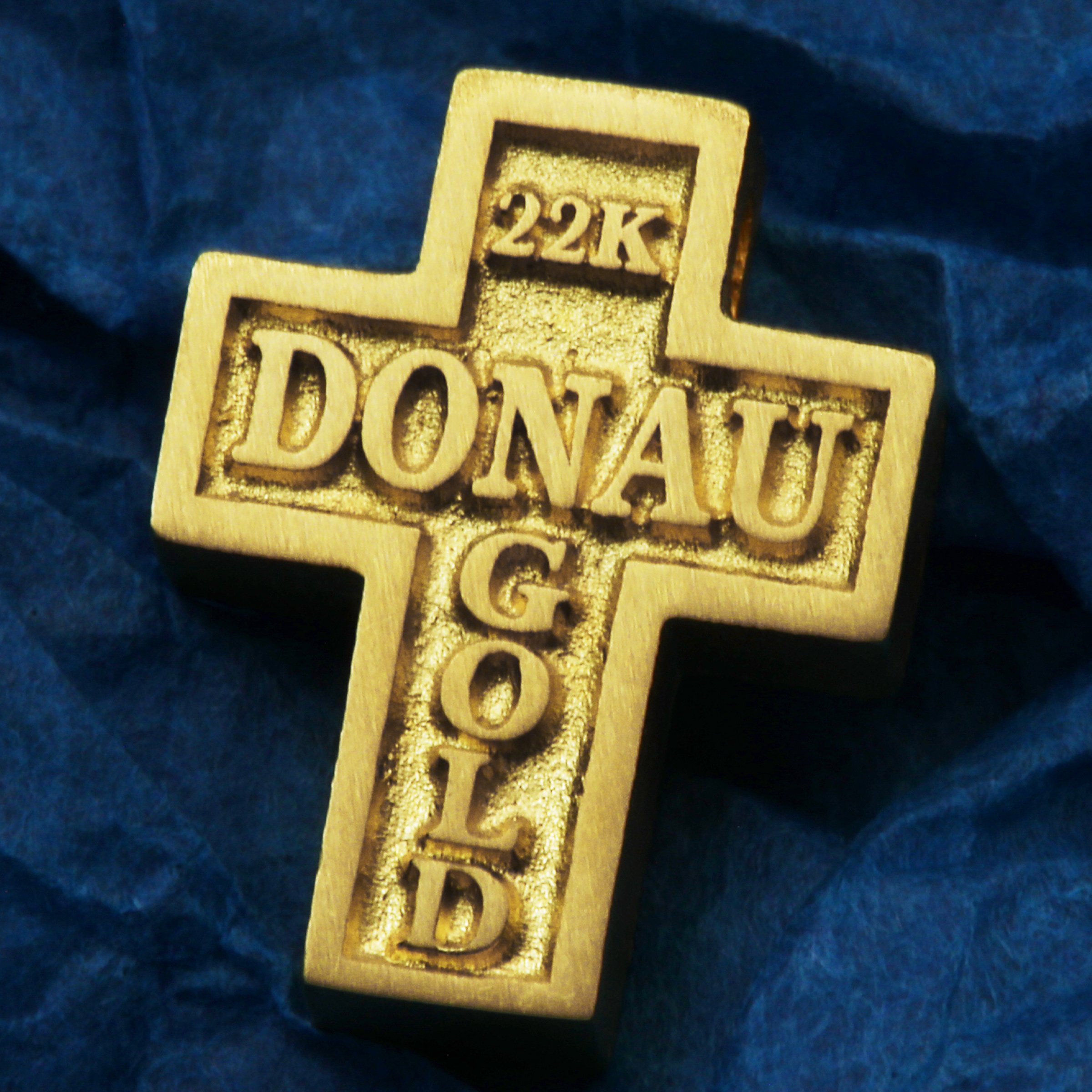 Goldanhänger "Kreuz aus Donaugold" (Naturgold) - Detailansicht 5