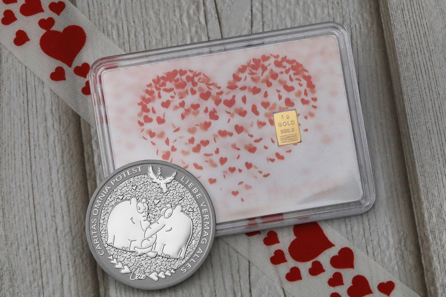 Goldprodukte auf schwarzem Hintergrund