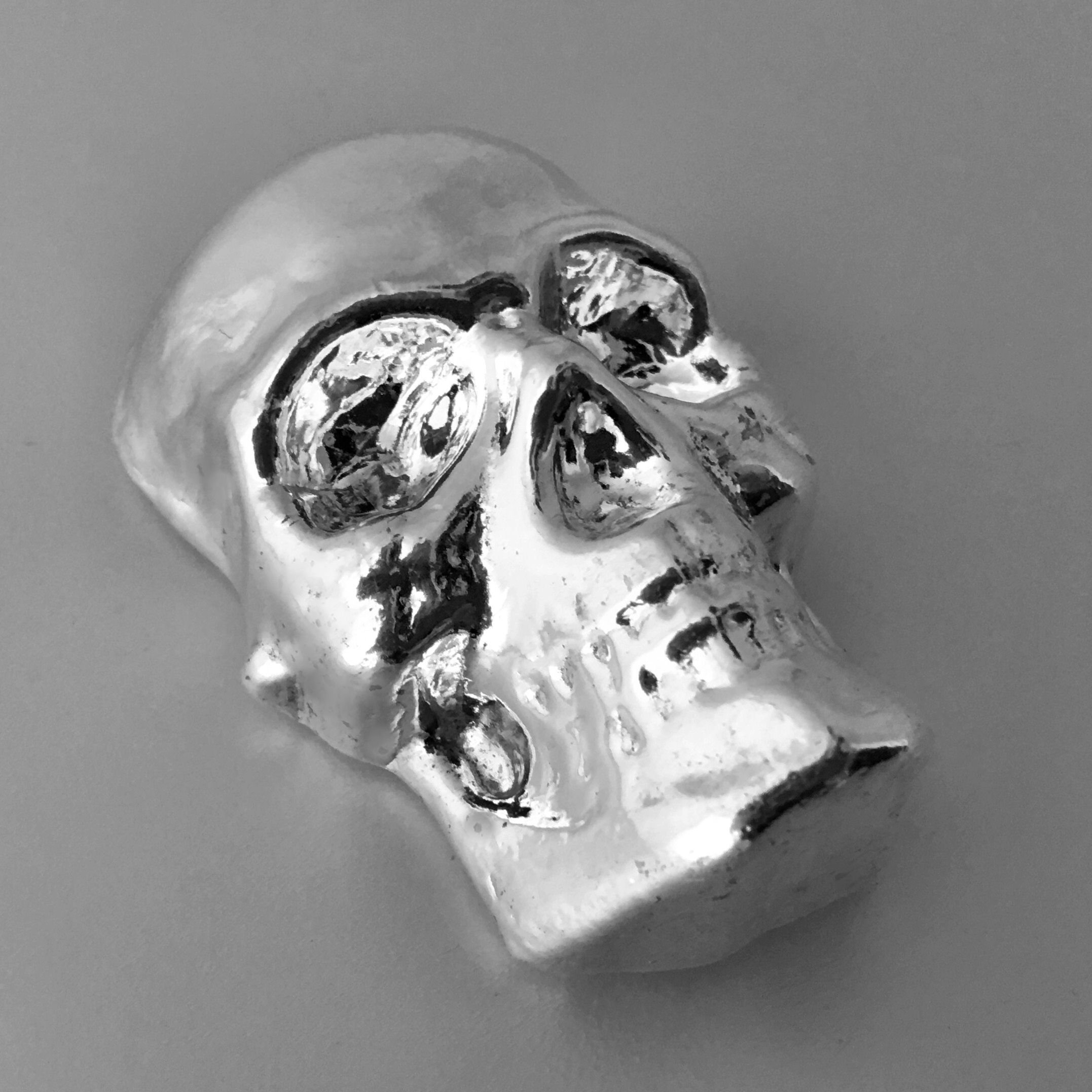 Silber 3-D Barren "Totenkopf" 10oz, gegossen - Detailansicht 2