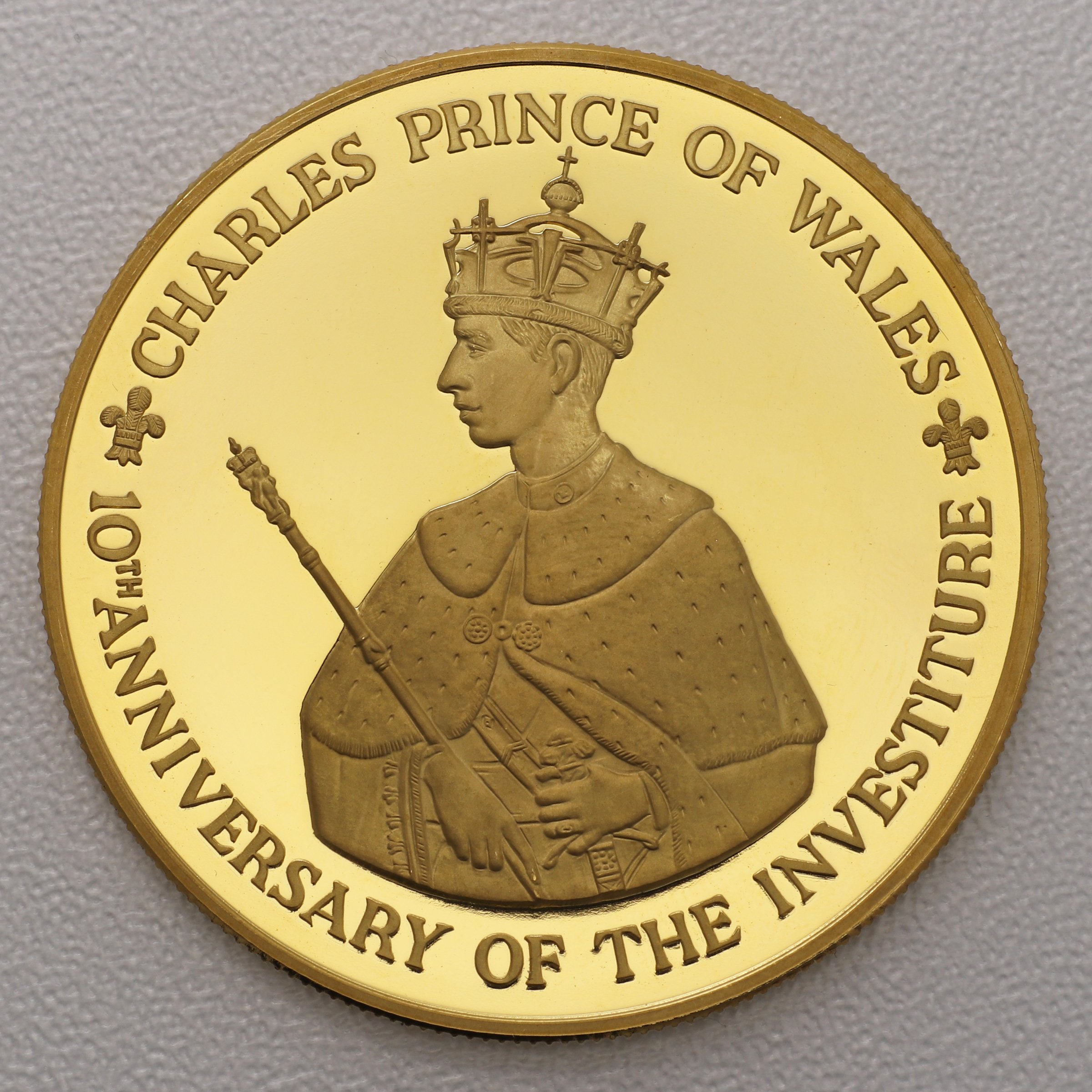 Goldmünze 250 Dollar "Investitur Prinz Charles" 1979 10. Jubiläum (Jamaika) - Hauptansicht
